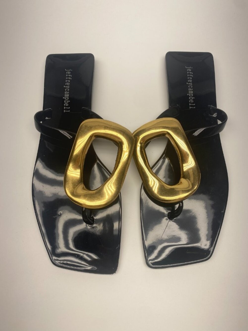 Jeffrey Campbell Women's Linques Black Rubber Thong Sandals Sz 7 - Picture 1 of 8